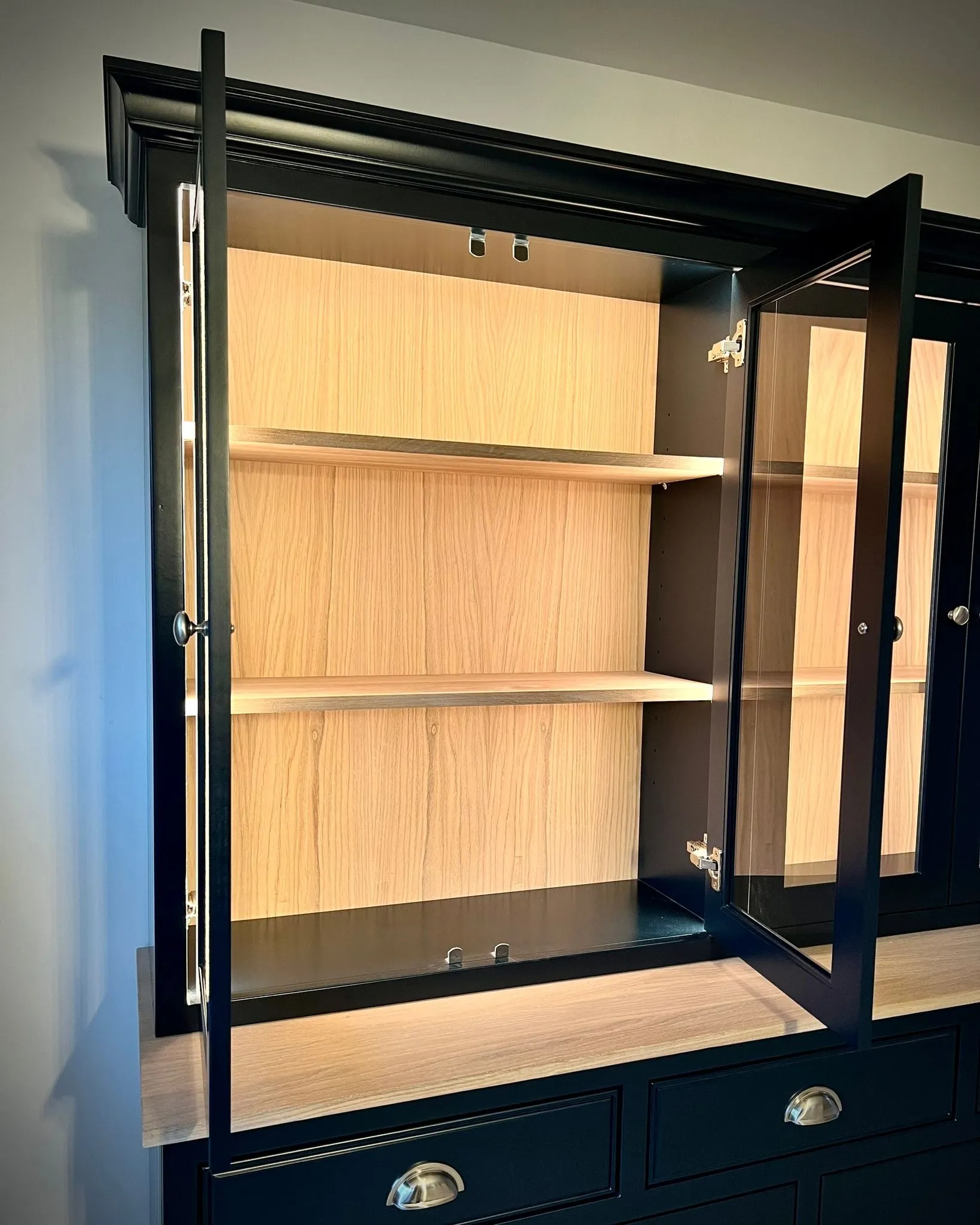 Detailed Glazed Dresser with oak features