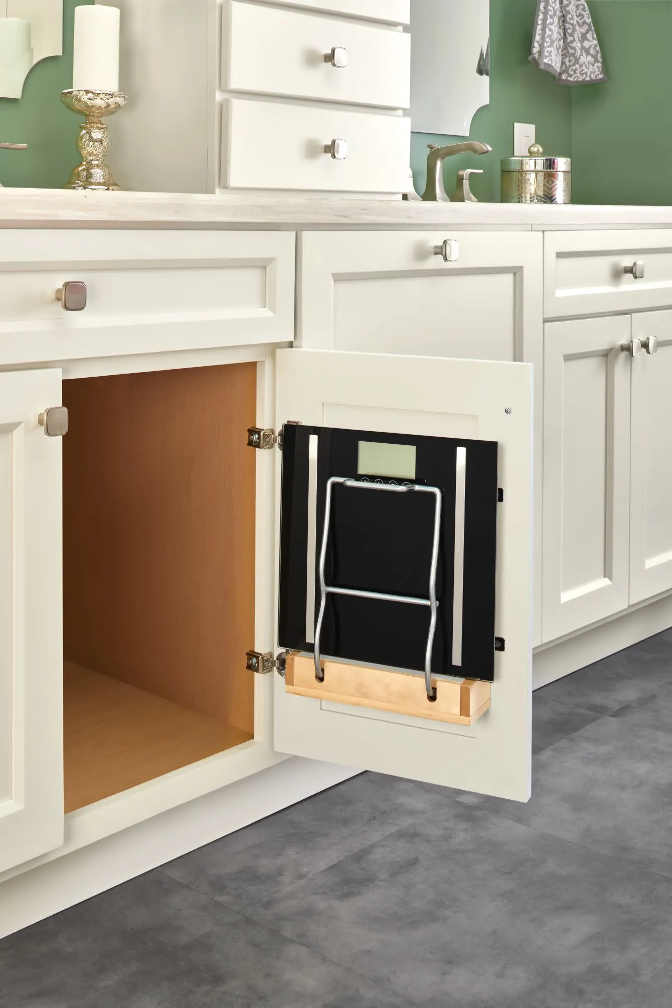 Door Mount Scale Holder 15''