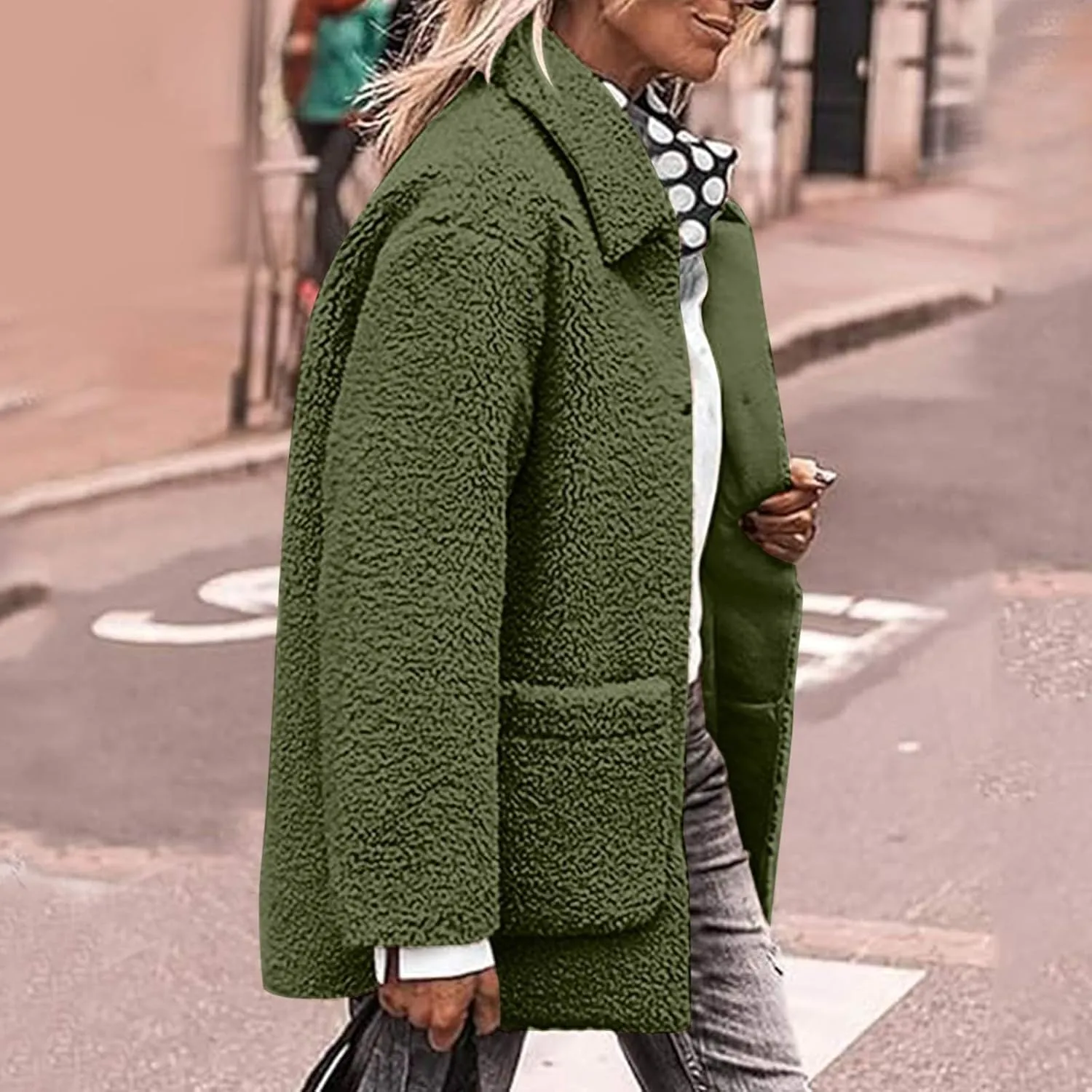 Sherpa Jacket Women Baggy Fleece Winter Coats Button Down Lapel Faux Fur Coat Comfy Fuzzy Warm Jackets with Pockets