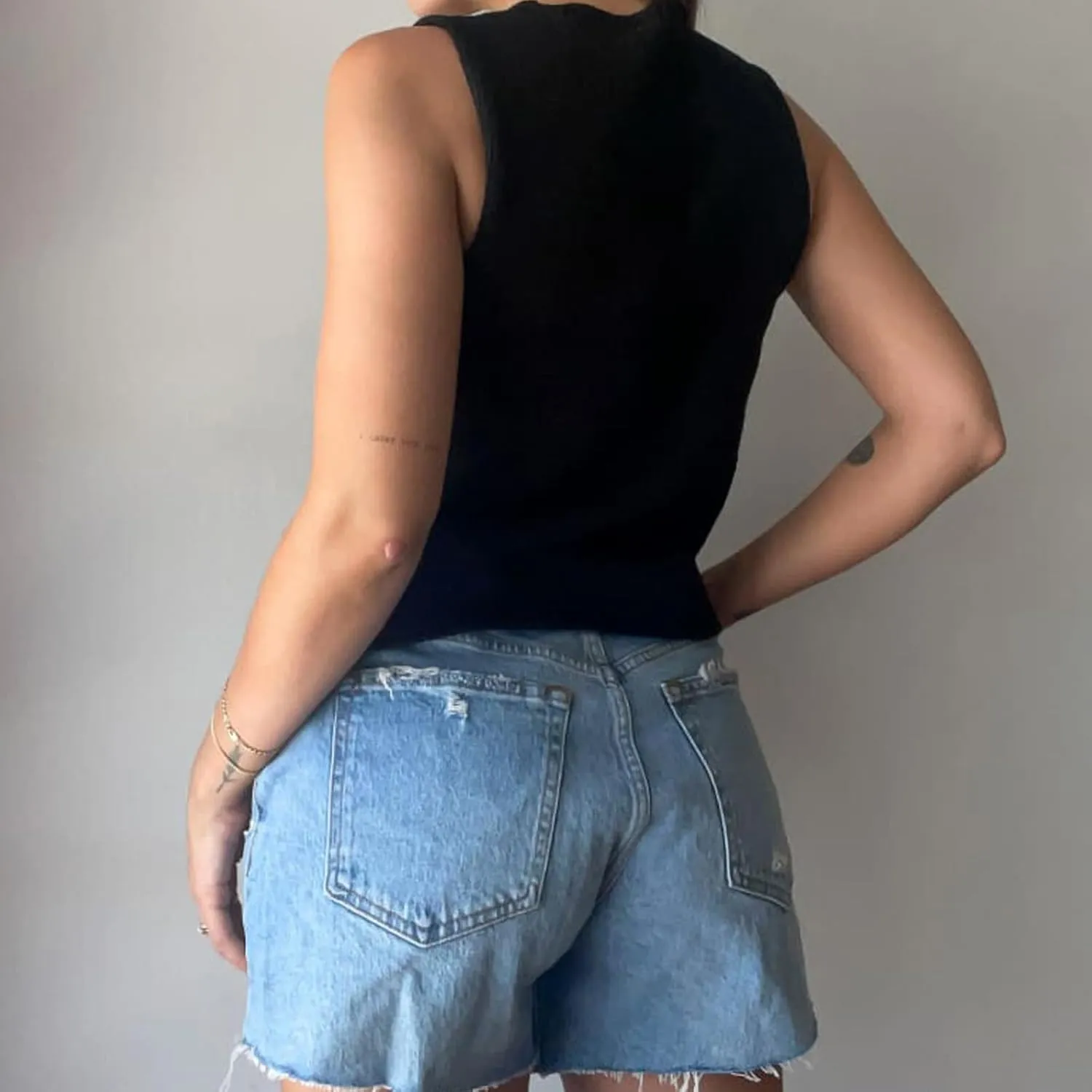 Sweater Tank Tops for Women Y2K Sleeveless Basic V Neck Crochet Knit Vest Sexy Button Down Crop Tank Top Streetwear