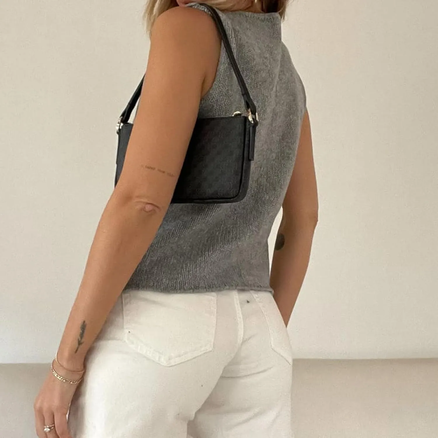 Sweater Tank Tops for Women Y2K Sleeveless Basic V Neck Crochet Knit Vest Sexy Button Down Crop Tank Top Streetwear