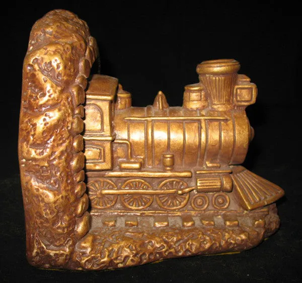 VINTAGE 2pc SET CHALKWARE CHALK LOCOMOTIVE TRAIN TRAINS Old BOOKENDS BOOK ENDS