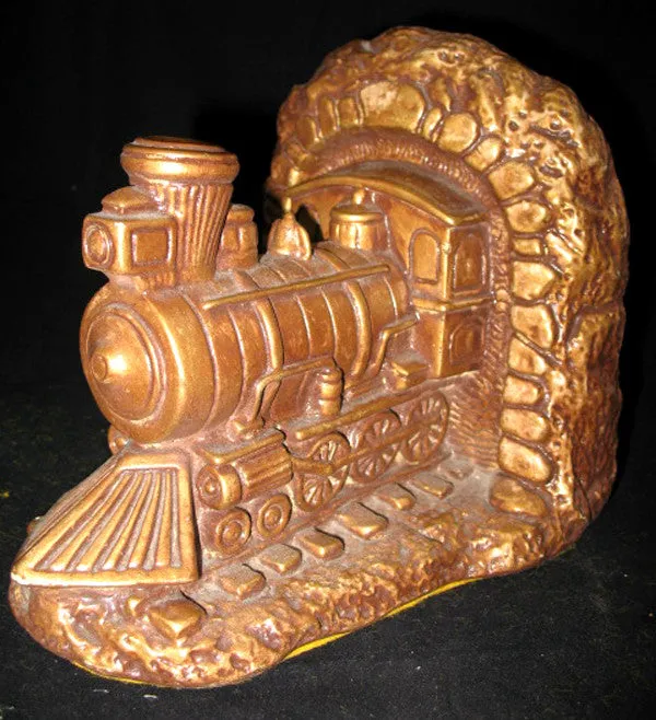 VINTAGE 2pc SET CHALKWARE CHALK LOCOMOTIVE TRAIN TRAINS Old BOOKENDS BOOK ENDS