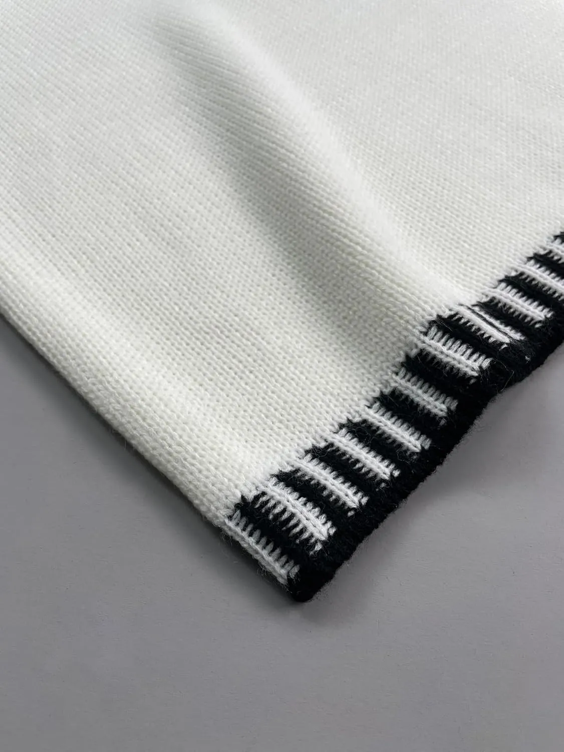 Women's Oversized Lightweight Cute Cap Sleeve Sweater Vest Spring 2025 Trendy Contrast Color Crewneck Thin Knit Top
